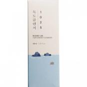ROUND LAB 1025 Dokdo Cleanser, 40 ml - spuma de curatare formulata cu apa de mare adanca si pantenol, care contribuie la indepartarea excesului de sebum, impuritatilor si reziduurilor de machiaj si la mentinerea hidratarii pielii dupa spalare