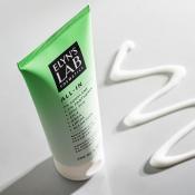 ELYN'S LAB All-In - crema de fata formulata cu Zinc PCA si pantenol, care contribuie la ingrijirea tenului cu tendinta acneica, sensibil sau mixt si la metinerea unui finisaj mat, fara a incarca tenul - 100 ml