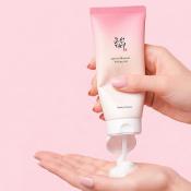 BEAUTY OF JOSEON Apricot Blossom - exfoliant formulat cu apa din flori de Prunus Mume si celuloza de origine vegetala, care contribuie la exfolierea usoara a celulelor moarte si la ameliorarea problemelor pielii cauzate de textura aspra si de excesul de sebum - 100 ml