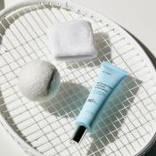 IUNIK Beta Glucan Barrier Sunscreen SPF50+ PA++++ 60 ml - Crema de fata formulata cu beta-glucan si extract de Panax Ginseng, care contribuie la protectia UV ridicata si la sustinerea barierei cutanate