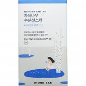 ROUND LAB Birch Juice Sun Stick SPF 50+, , 19 gr - stick pentru fata formulat cu seva de mesteacan si acid hialuronic, care contribuie la mentinerea hidratarii si la protejarea pielii impotriva efectelor negative ale radiatiilor UV