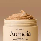 ARENCIA Calendula Rice Mochi Cleanser, 120 gr - balsam de curatare formulat cu extract de calendula si pudra de orez, care contribuie la curatarea zilnica a tenului sensibil, uscat sau cu textura neuniforma si la metinerea confortului dupa clatire