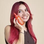 LEE STAFFORD Colour Guarded Colour Locking Treatment, 150 ml - ser de par formulat cu extract de floarea-soarelui si quinoa, care contribuie la protejarea intensitatii culorii si la mentinerea stralucirii parului vopsit