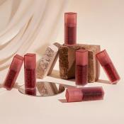 BLACK ROUGE Double Layer Over Velvet - luciu de buze formulat cu acid hialuronic si ulei de migdale dulci, care contribuie la hidratarea buzelor si la mentinerea confortului - 4.1gr - DL02 Mute Layer