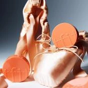 Fluffy Velvet Cushion Blush O01 Coral Orange Fard de obraz Rezistenta si Estompare fara urme - 4 gr