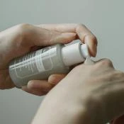 Dear Klairs Fundamental Gel pentru ochi - hidratant si tonifiant cu cafeina pentru cearcane, 35 ml
