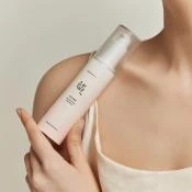 BEAUTY OF JOSEON Ginseng Moist Ser Solar pentru Fata SPF 50 - Protectie UV si Hidratare cu Extract de Ginseng, 50 ml