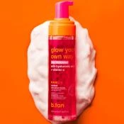 B.tan Glow Your Own Way Spuma Autobronzanta Transparenta Auriu Intens - Hidratare cu Acid Hialuronic si Vitamina C, 200 ml