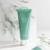 Yadah Green Tea Pure Peeling Gel – Gel exfoliant delicat cu ceai verde din Jeju pentru ten luminos 100 ml