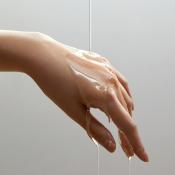 ANUA Heartleaf Pore Control - ulei de curatare formulat cu extract de Heartleaf Houttuynia Cordata si ulei din seminte de jojoba, care contribuie la indepartarea machiajului si a sebumului si la mentinerea pielii curate - 20 ml