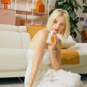 Nature Republic Ho:urs Sun Step – Gel de Duș Revitalizant cu Efect Hidratant, 300 ml