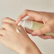 BEAUTY OF JOSEON Light On Serum Ser pentru Fata Centella si Vitamina C - Iluminare si Antioxidant, 30 ml