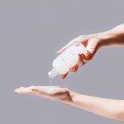 LUQUE Lotion I - toner de fata formulat cu acid hialuronic si vitamina C, care contribuie la echilibrarea pH-ului pielii si la metinerea unui nivel optim de umiditate al acesteia - 210 ml