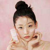 SKIN1004 Madagascar Centella Poremizing Quick Clay Stick - masca de fata formulata cu Centella Asiatica si argila, care contribuie la indepartarea murdariei si sebumului din pori si la mentinerea pielii hidratate - 27 gr