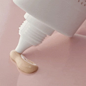 Madagascar Centella Poremizing Velvet Finish Sunscreen Crema de fata SPF 50+ PA++++ 50 ml