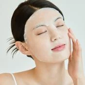SKIN1004 Madagascar Centella Masca tip Servetel Iluminatoare Glow Mask - Hidratare Intensa si Stralucire Naturala, 25 ml
