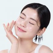 MEDIHEAL Madecassoside Wrapping Serum Mask Blemish Repair 25 ml - Masca de fata formulata cu madecassoside si niacinamida, care contribuie la calmarea pielii cu imperfectiuni, estomparea aspectului urmelor post-acnee si petelor pigmentare si la metinerea hidratarii