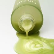 TIRTIR Matcha Dual Serum, 50 ml - ser de fata formulat cu niacinamida si extract de ceai verde, care contribuie la calmarea aspectului de roseata si la uniformizarea tonului si la metinerea luminozitatii naturale a tenului