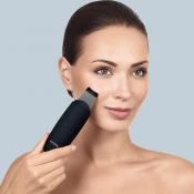 GESKE SmartAppGuided MicroCurrent aparat exfoliant si extractor puncte negre Negru - curatare profunda, lifting facial si hidratare intensa, 1 bucata