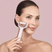 GESKE MicroNeedle Face and Body Roller 8 in 1 – Dispozitiv Profesional pentru Îngrijirea Feței și Corpului, Starlight | German Beauty Tech