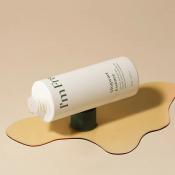 I'M FROM Mugwort Essence 150 ml - Esenta formulata cu mugwort, care contribuie la calmarea pielii sensibilizate si la mentinerea hidratarii si a echilibrului dintre apa si sebum
