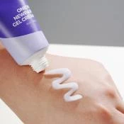 ISNTREE Onion Newpair Crema-Gel pentru fata Calmant Anti-pete - Calmare, Hidratare si Luminozitate, 50 ml
