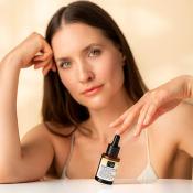 ELYN'S LAB Pigment C-Control 10% SAP Vitamin C - ser de fata formulata cu Sodium Ascorbyl Phosphate si Tetrapeptida-30, care contribuie la iluminarea pielii si la uniformizarea tonusului pielii - 30 ml
