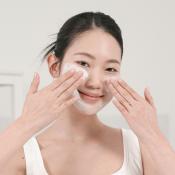 MIZON Rice Water Glow Mask Cleanser, 150 ml - Masca de fata formulata cu apa din seminte de orez Haiami si pudra de orez, care contribuie la indepartarea impuritatilor si sebumului si la hidratarea pielii