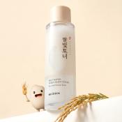 MIZON Rice Water Milky Glow Toner, 150 ml - Toner de fata formulat cu apa de orez Haiami si Rice Bran PDRN, care contribuie la hidratare si la metinerea confortului pielii si la imbunatatirea aspectului tonului neuniform si la netezirea texturii pielii