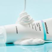 DR.NINETEEN Sensinical Derma Shield Cream - Crema de fata formulata cu acid hialuronic si pantenol, care contribuie la hidratarea pielii si la metinerea barierei cutanate