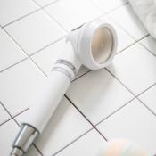 POSEION Shower Head BT100 SW, Snow White - cap de dus magnetizant care contribuie la filtrarea impuritatilor din apa de dus si la metinerea confortului pielii si scalpului