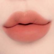 BANILA CO Smudging Lip Pencil, CR01 Coral Chou - Creion contur buze formulat cu silica si mica, care contribuie la uniformizarea vizuala a liniilor buzelor si la obtinerea unui aspect catifelat