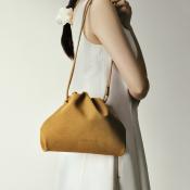 SKIN1004 Suede Pouch - Geanta eleganta pentru cosmetice din suede -