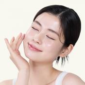 MEDIHEAL Vitamin C Wrapping Serum Mask Brightening 25 ml - Masca de fata formulata cu niacinamida si vitamina C, care contribuie la uniformizarea aspectului tenului si la diminuarea aspectului petelor