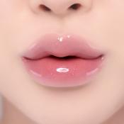 BANILA CO Volume Lip Plumper, Maxi Crystal - Luciu de buze formulat cu Vanillyl Butyl Ether si extract din radacina de Anemarrhena Asphodeloides, care contribuie la efectul de volum si la metinerea confortului buzelor