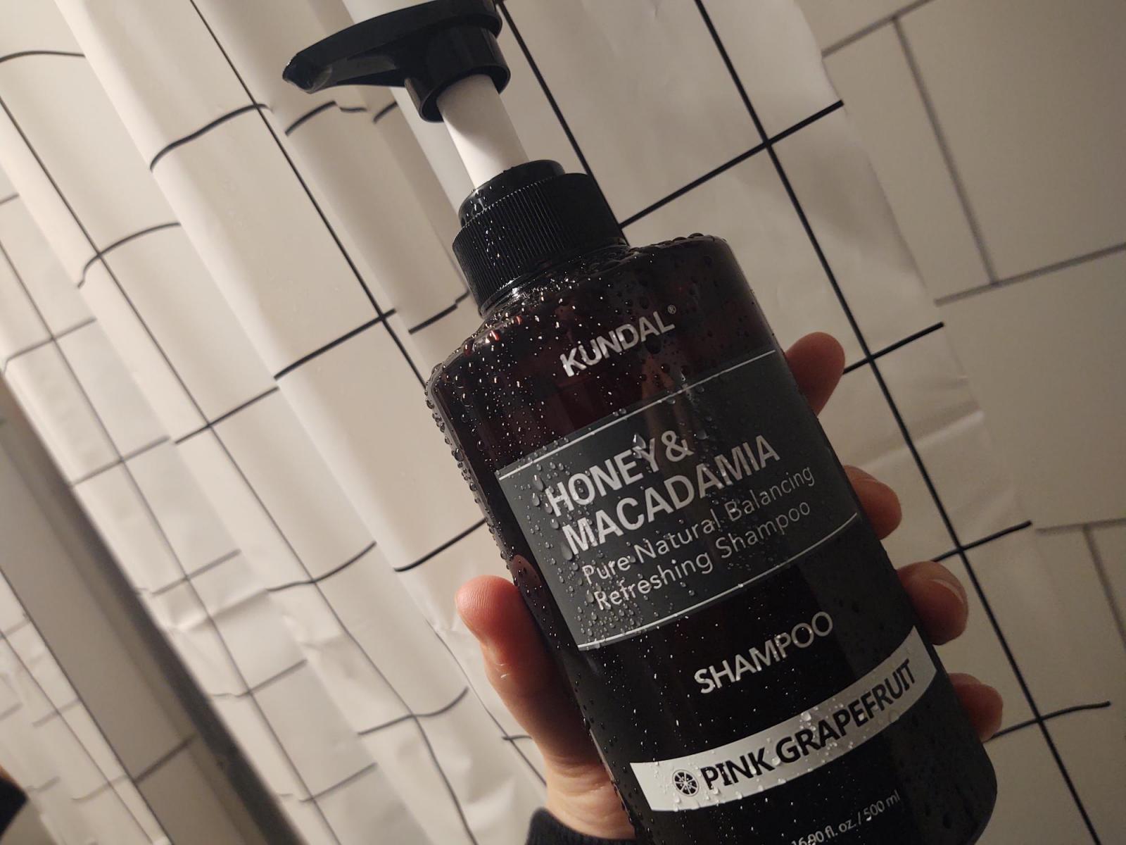 KUNDAL Honey & Macadamia Nature Shampoo Pink Grapefruit Sampon 500 ml