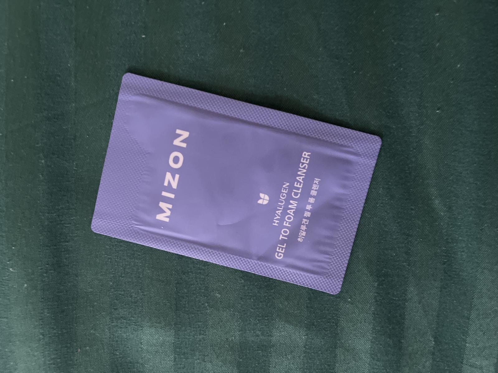 MIZON Hyalugen Gel to Foam Cleanser Spuma de curatare gel 100 ml