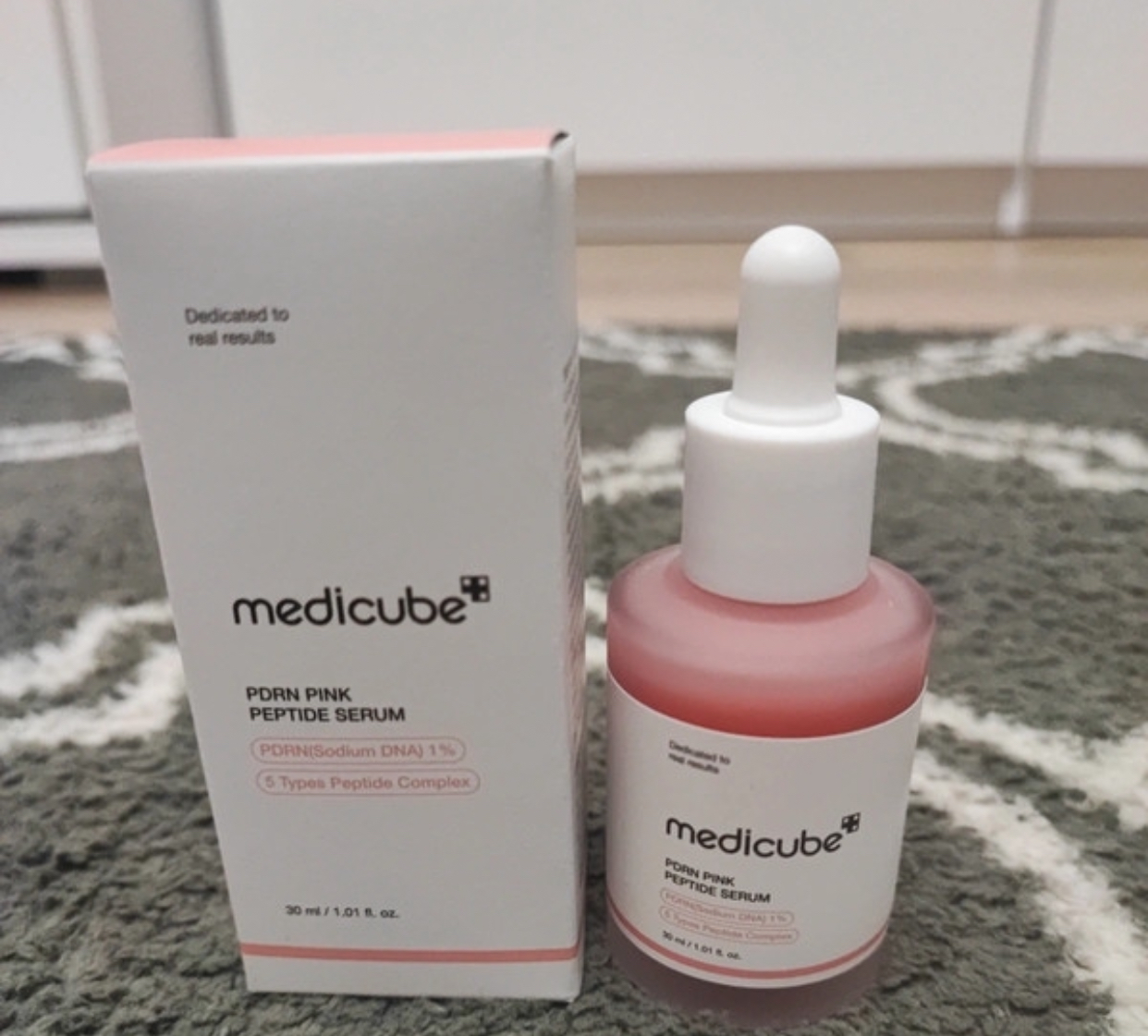 MEDICUBE PDRN Pink Peptide Serum Ser de fata 30 ml