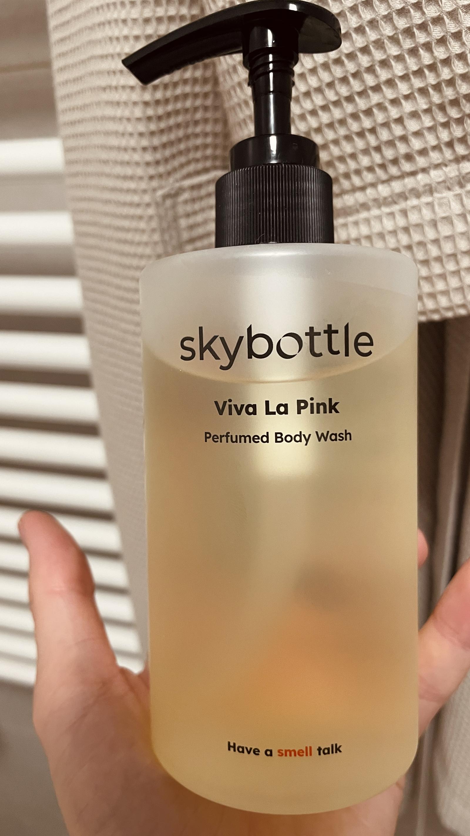 SKYBOTTLE Viva la Pink Perfumed Body Wash Gel de dus parfumat 300 ml
